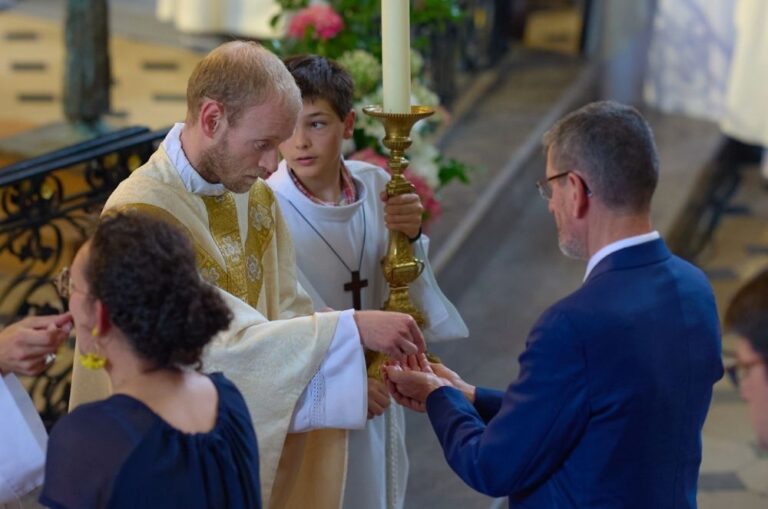 Une association pour accompagner les parents de prêtres et religieux