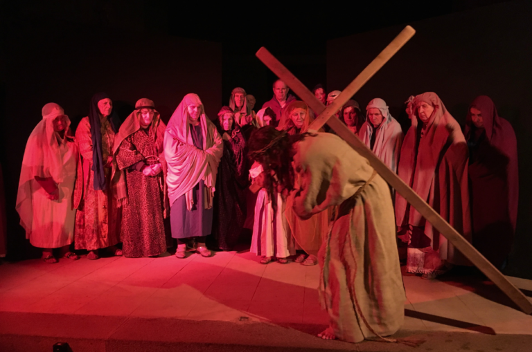 La Passion du Christ mise en scène par des paroissiens