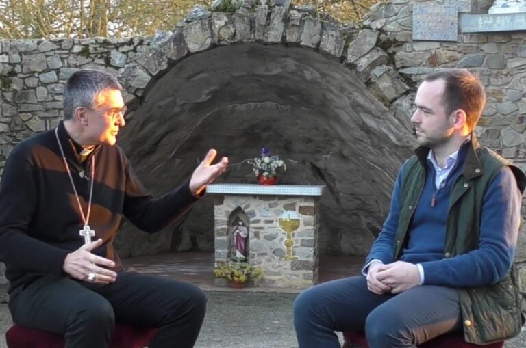 « Nous avons le devoir de faire vivre un dialogue paisible » : entretien avec Monseigneur Matthieu Dupont