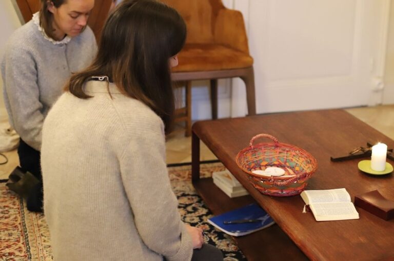 La prière des Mères : un relais mondial de prière chrétienne