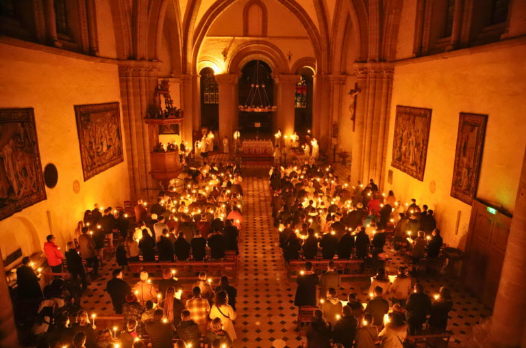 La Semaine sainte : marcher avec le Christ de la mort à la vie nouvelle