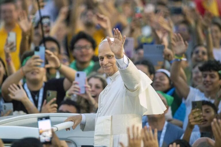 Étudiants et jeunes professionnels : partez à la rencontre du pape Léon XIV à Paris !