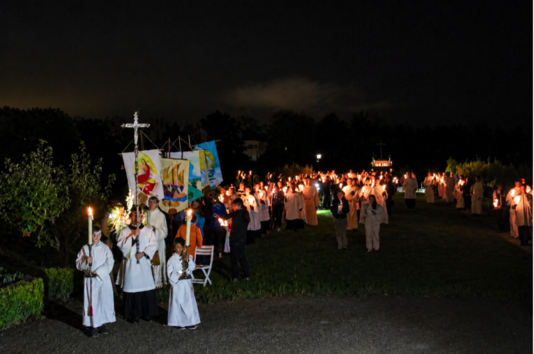 Procession en l&rsquo;honneur de Notre-Dame de L&rsquo;Epine à Evron samedi 05 septembre