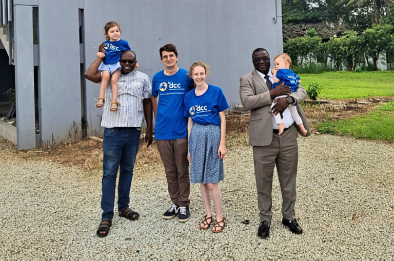 À Abidjan, Antoine et Juliette vivent une mission en famille avec la DCC