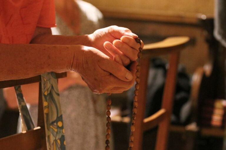 « Que la paix s&rsquo;instaure » : le pape Léon XIV appelle à prier le Rosaire